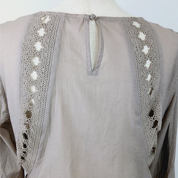 Soft Surroundings SZ L Cotton Blend Crochet Pleated Bell Sleeve Tunic Taupe - Picture 7 of 9